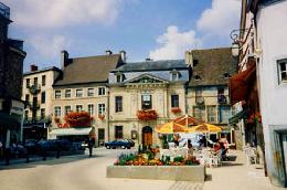260_arnay_place_larger dans Ma Bourgogne En détails